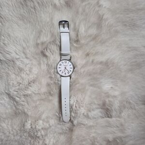 VAVC Watch White Leather Band Round Face Modern Nurse Watch Contemporary Mode ✨️